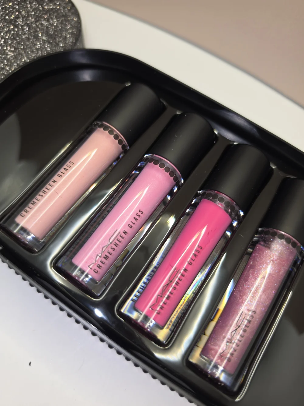 LIMITED EDITION MAC HEIRLOOM Objects Of Affection LIP GLOSS SET- 